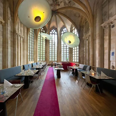 Kruisherenhotel Hotel